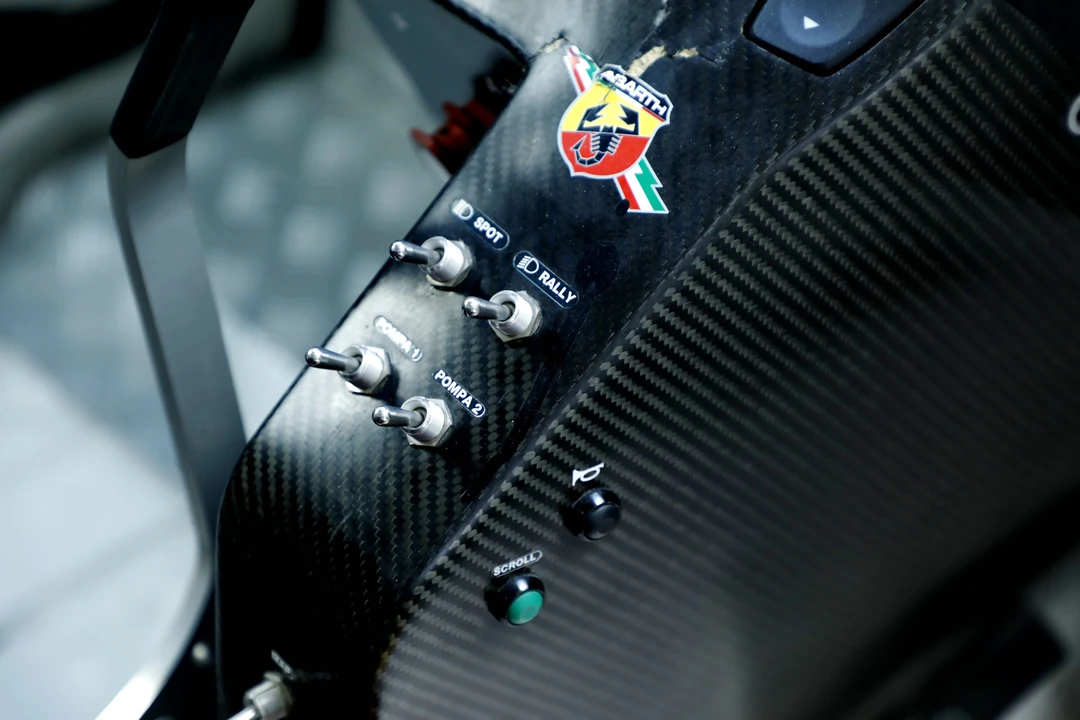 2010 Fiat Abarth 500 - Image 17 of 31