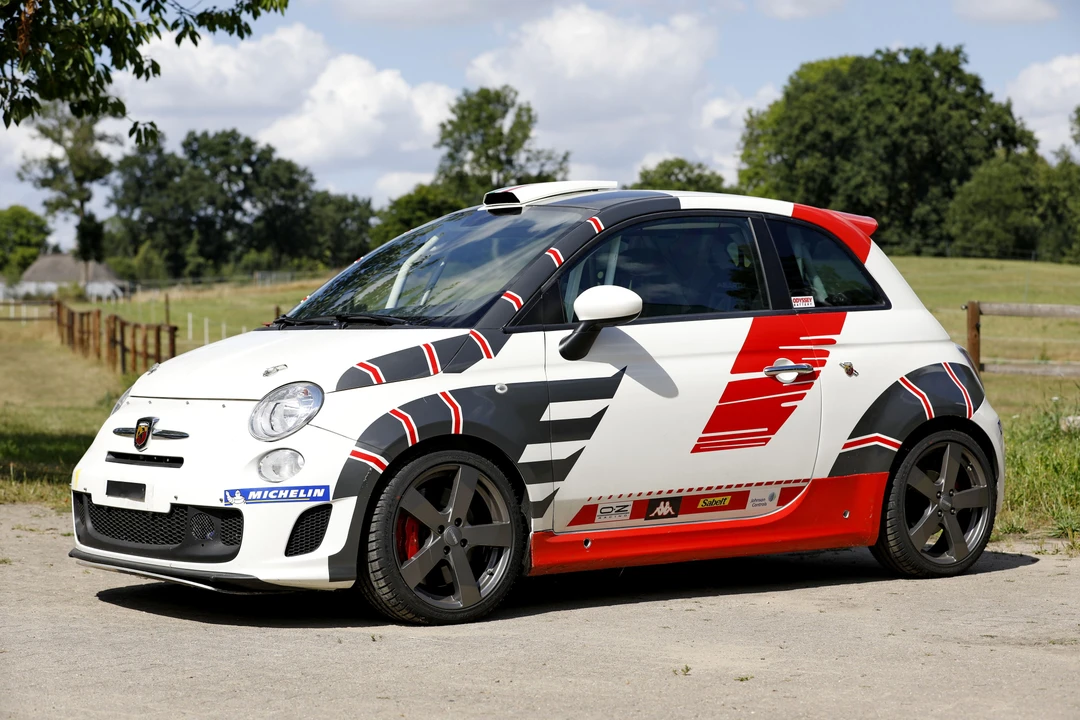 2010 Fiat Abarth 500 - Image 6 of 31
