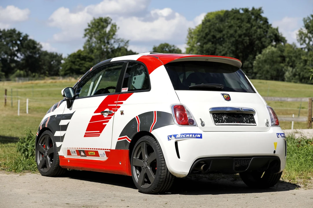 2010 Fiat Abarth 500 - Image 3 of 31