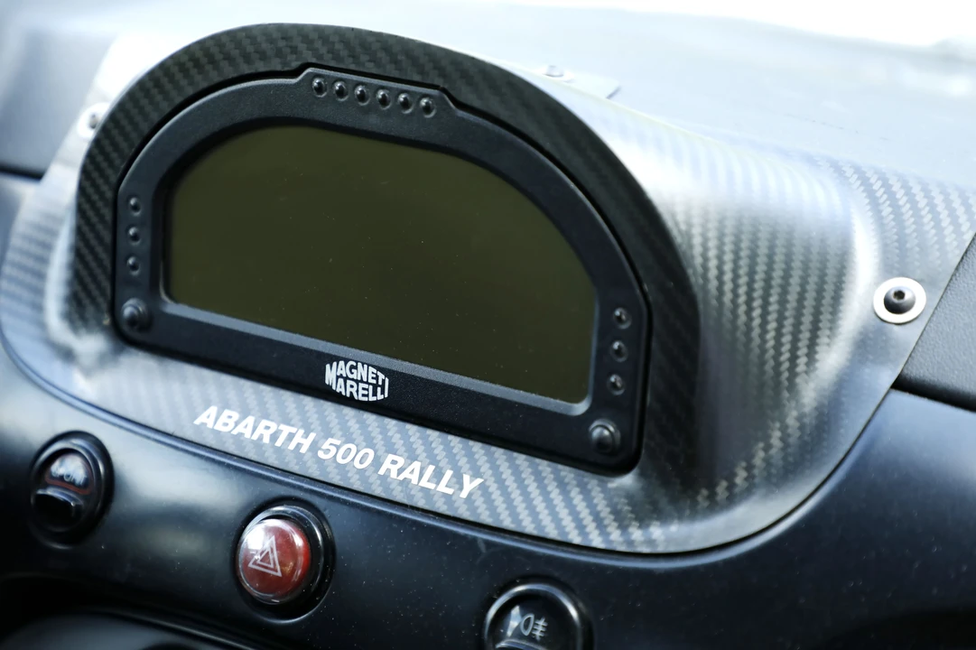 2010 Fiat Abarth 500 - Image 16 of 31