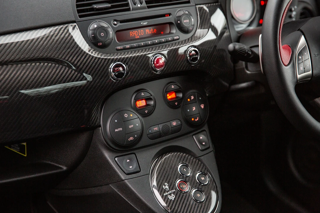 2010 Abarth - Image 25 of 31