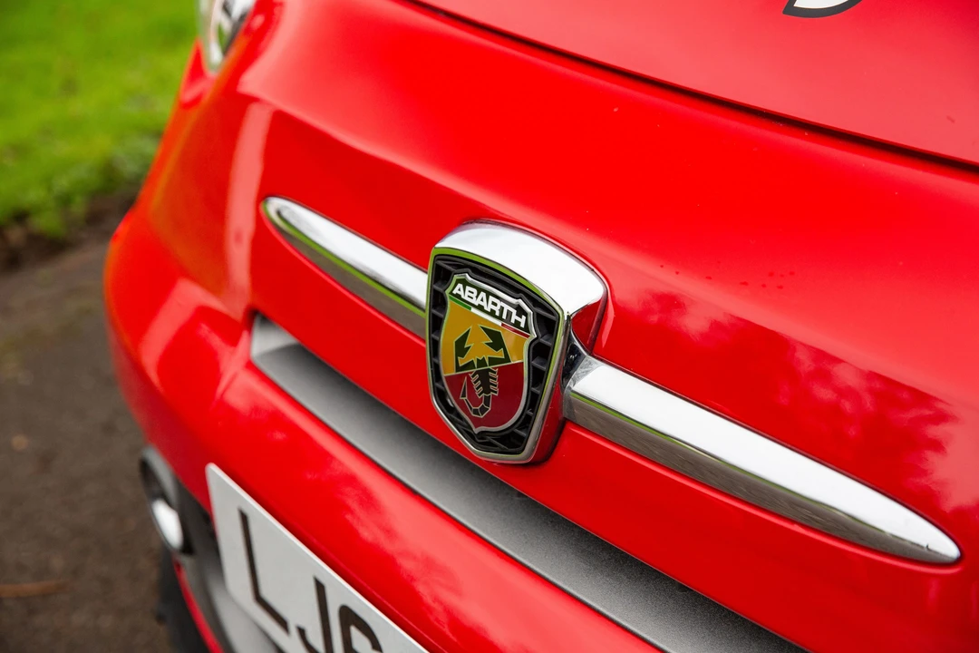 2010 Abarth - Image 6 of 31