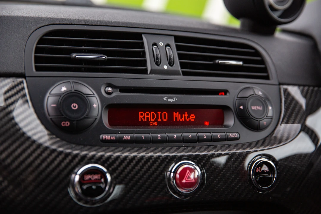 2010 Abarth - Image 27 of 31
