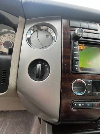 2010 Ford Expedition 3rd Gen - Image 12 of 21