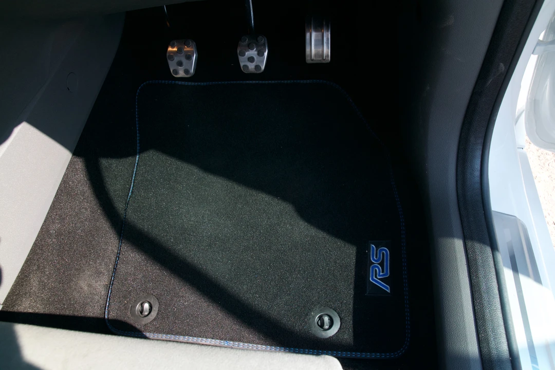 2010 Ford Focus RS 2nd Gen - Image 16 of 31