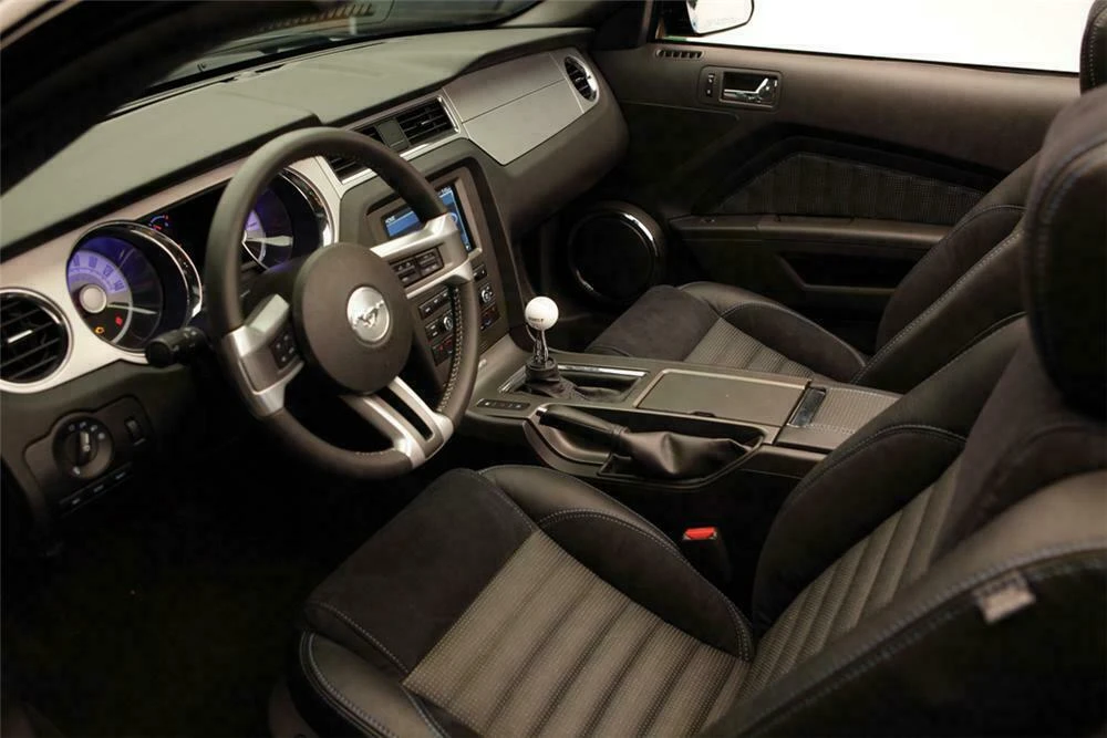 2010 Ford S197 Mustang - Image 3 of 3