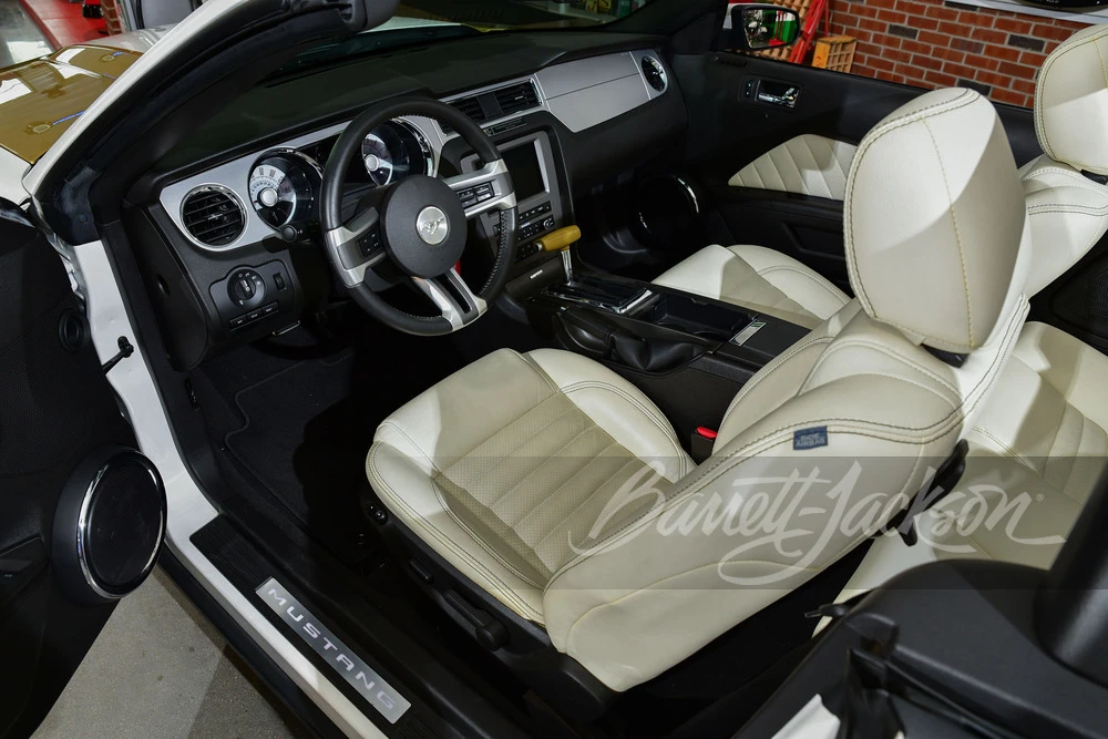 2010 Ford S197 Mustang - Image 4 of 28