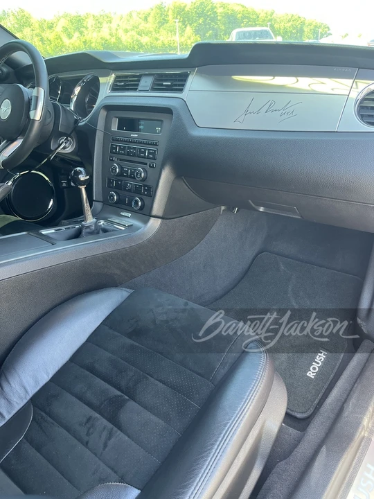 2010 Ford S197 Mustang - Image 12 of 31