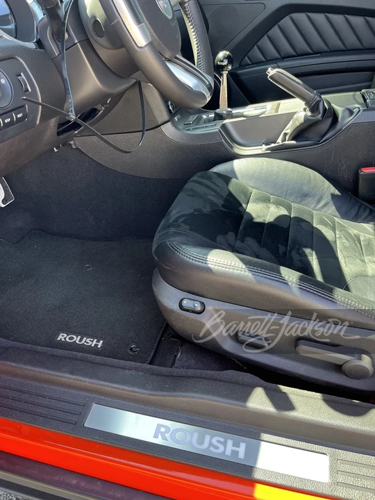 2010 Ford S197 Mustang - Image 11 of 31