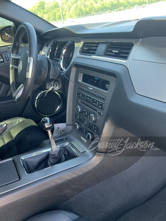 2010 Ford S197 Mustang - Image 15 of 31