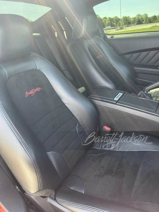 2010 Ford S197 Mustang - Image 16 of 31