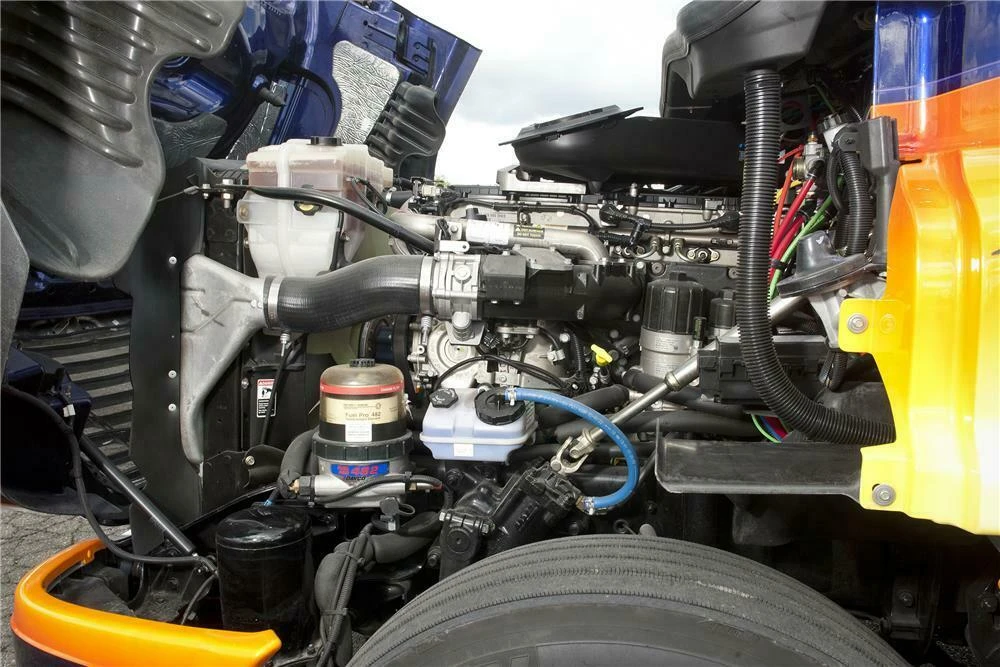 2010 Freightliner - Image 2 of 5