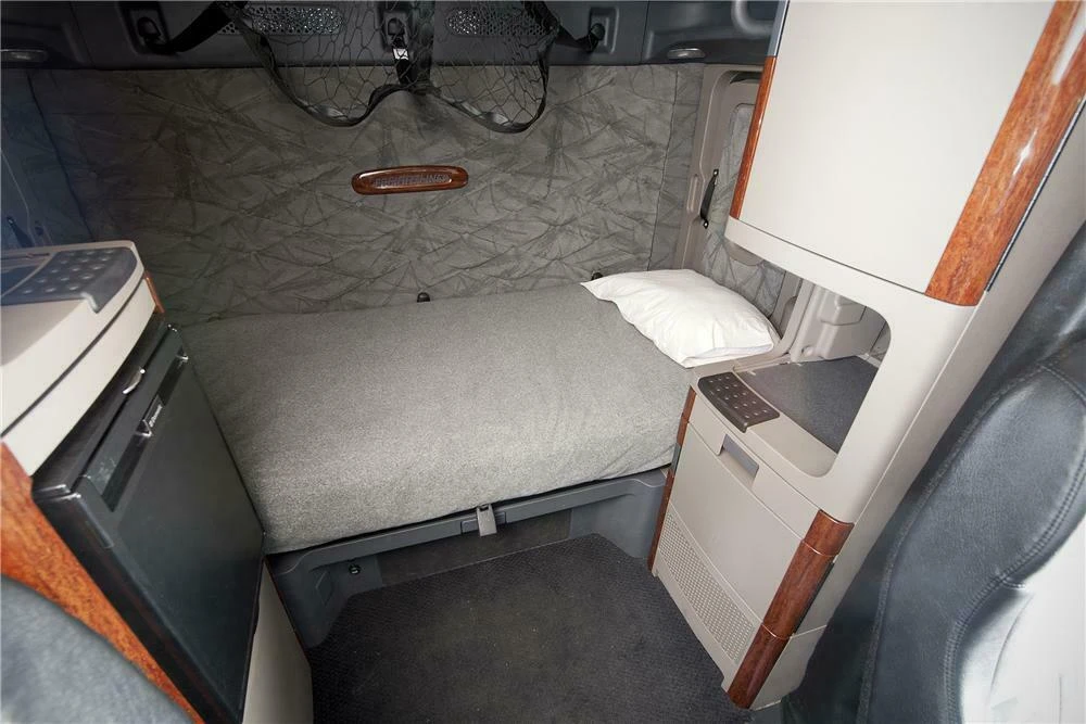 2010 Freightliner - Image 4 of 5