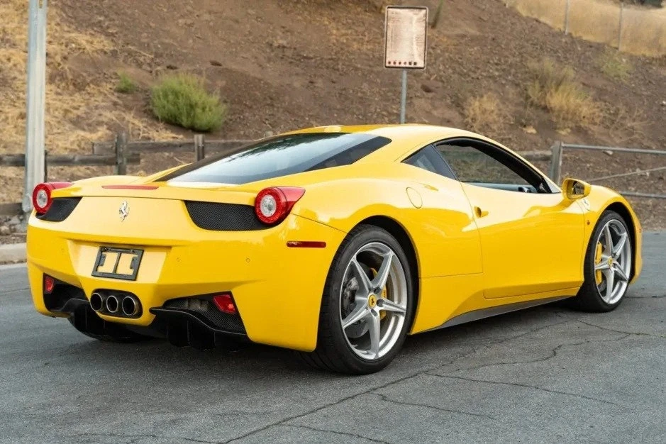 2010 Ferrari 458 Italia - Image 5 of 15