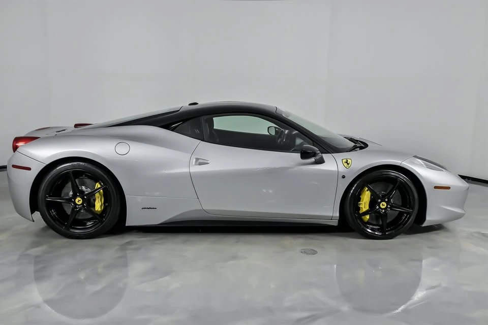 2010 Ferrari 458 Italia - Image 13 of 19