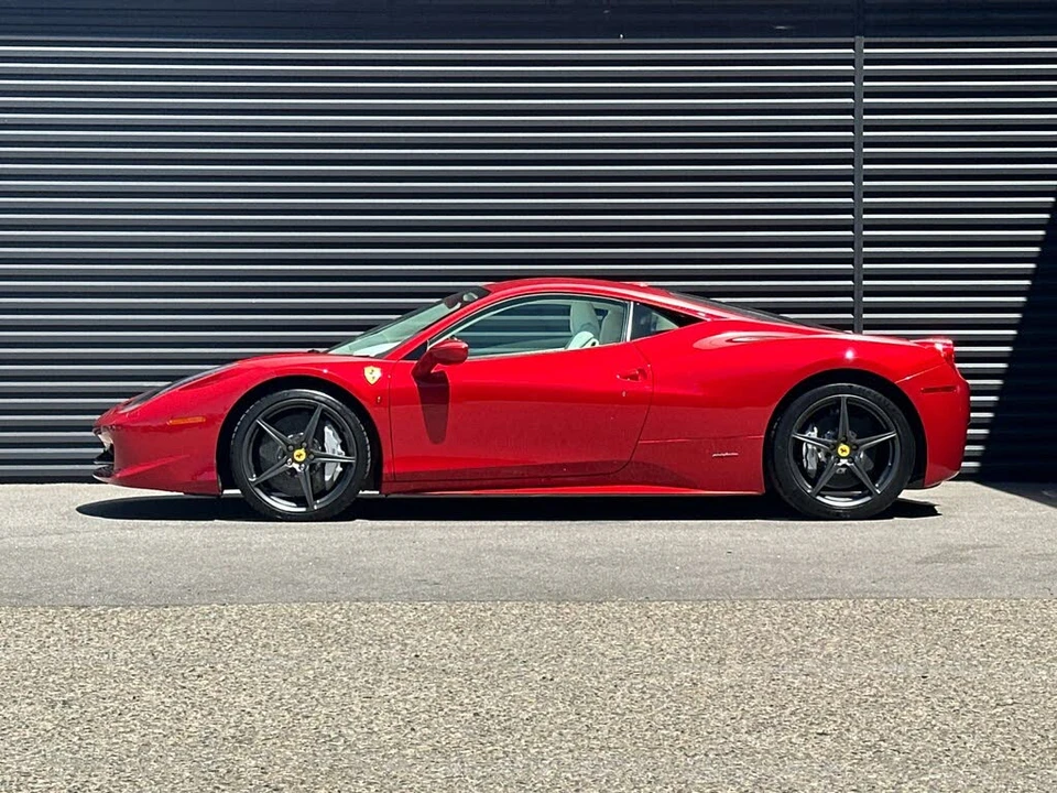 2010 Ferrari 458 Italia - Image 2 of 31