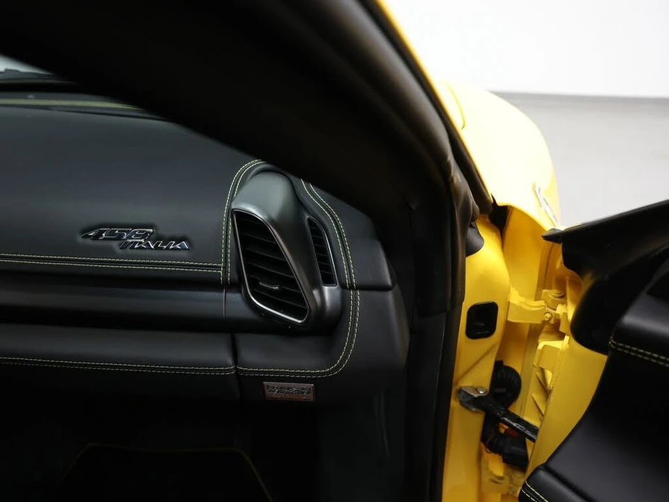 2010 Ferrari 458 Italia - Image 26 of 31