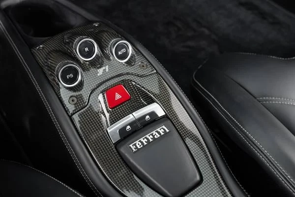 2010 Ferrari 458 Italia - Image 16 of 21