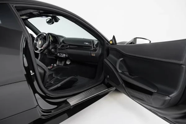 2010 Ferrari 458 Italia - Image 14 of 21