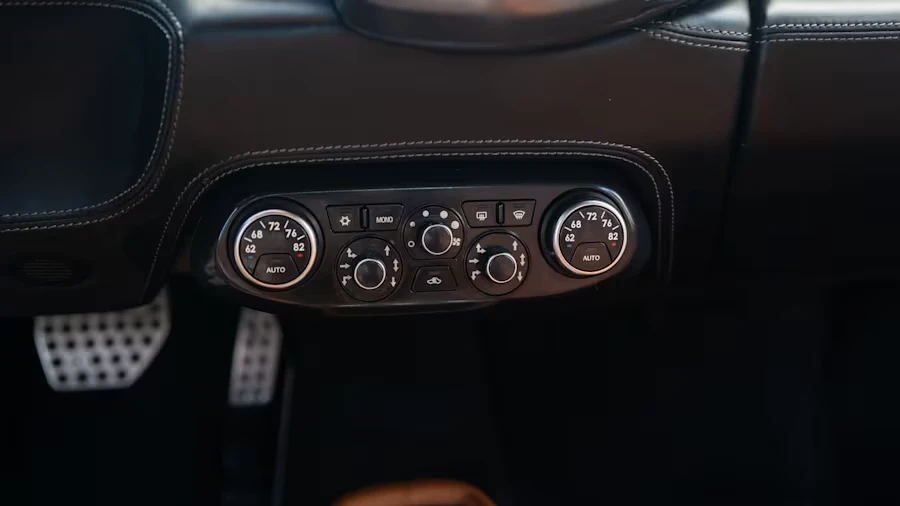 2010 Ferrari 458 Italia - Image 17 of 24