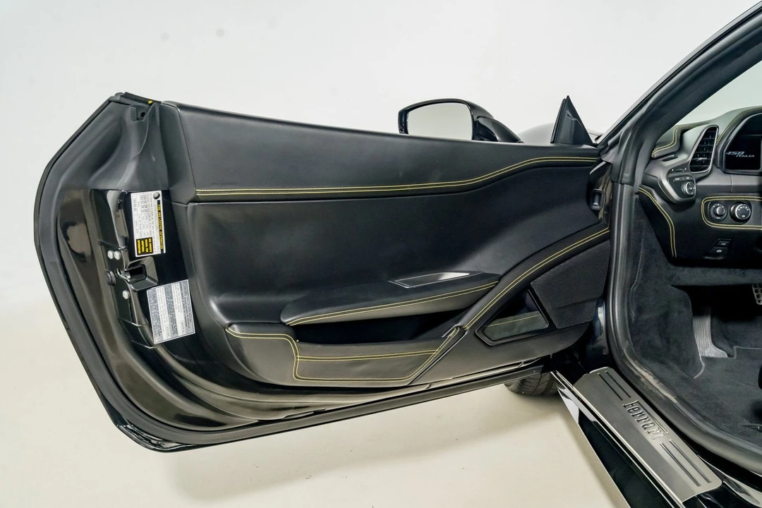 2010 Ferrari 458 Italia - Image 16 of 31