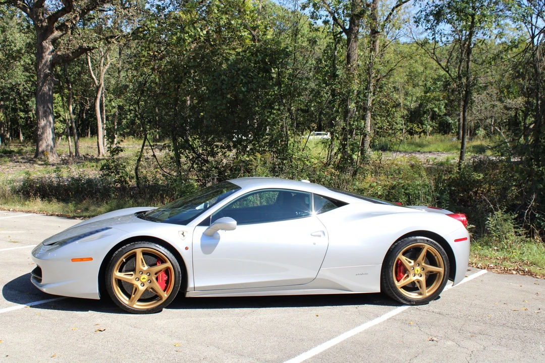 2010 Ferrari 458 Italia - Image 10 of 31