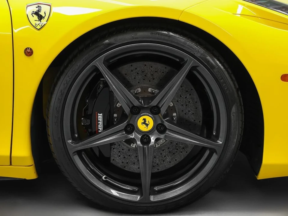 2010 Ferrari 458 Italia - Image 13 of 31