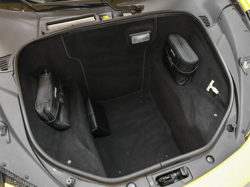 2010 Ferrari 458 Italia - Image 16 of 31