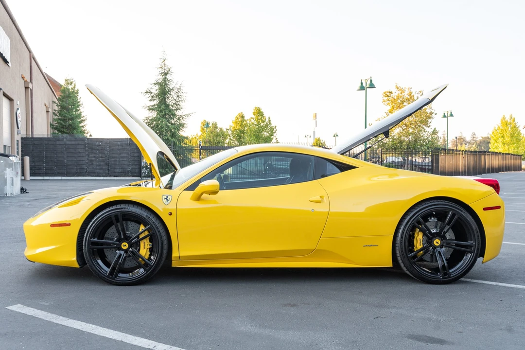 2010 Ferrari 458 Italia - Image 15 of 31