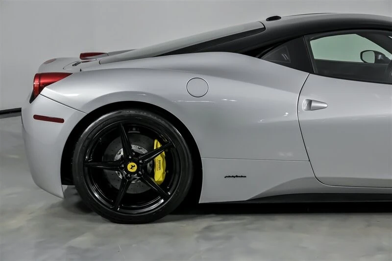 2010 Ferrari 458 Italia - Image 13 of 21