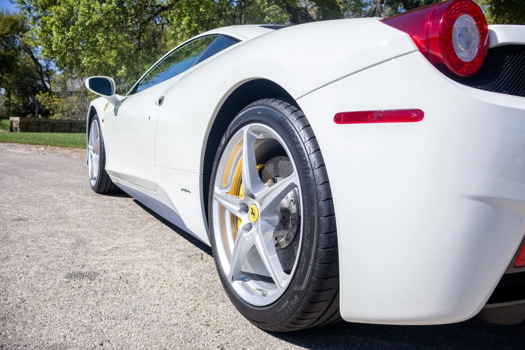 2010 Ferrari 458 Italia - Image 17 of 31