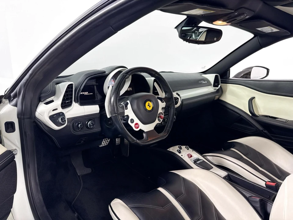 2010 Ferrari 458 Italia - Image 5 of 31
