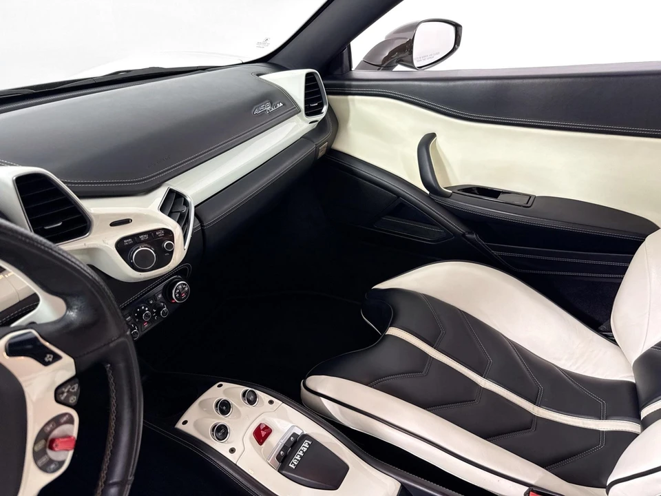 2010 Ferrari 458 Italia - Image 14 of 31