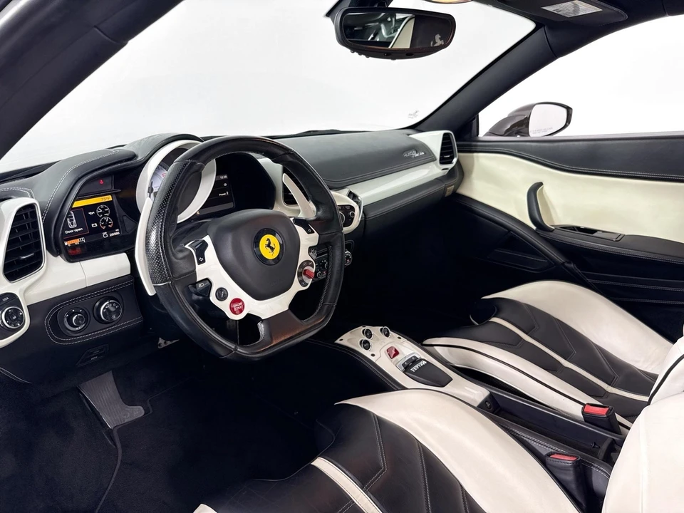 2010 Ferrari 458 Italia - Image 6 of 31