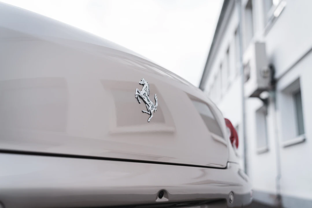 2010 Ferrari 612 - Image 27 of 31