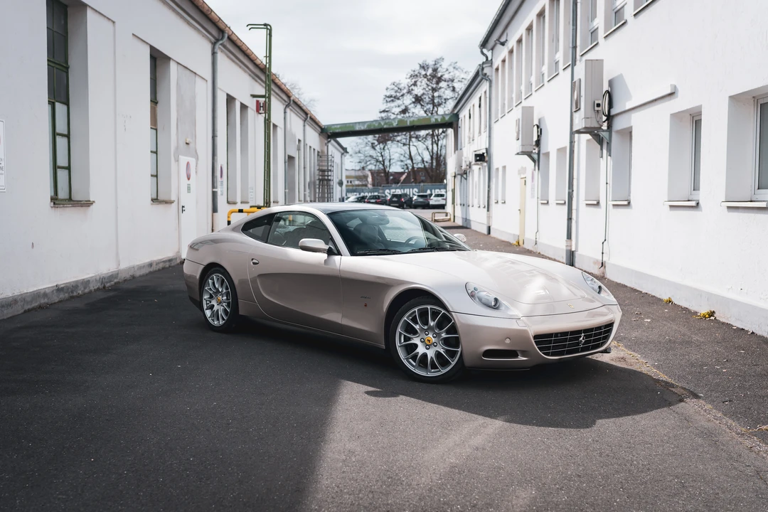 2010 Ferrari 612 - Image 14 of 31