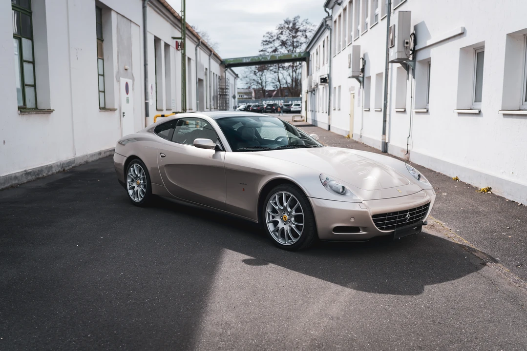 2010 Ferrari 612 - Image 15 of 31