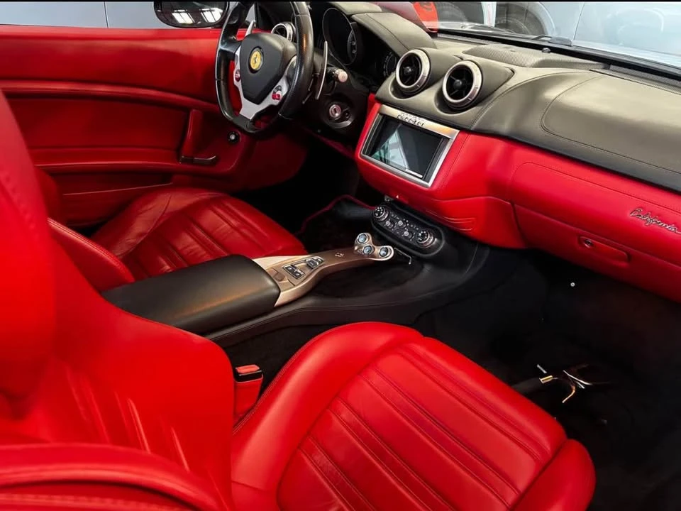 2010 Ferrari California - Image 4 of 4