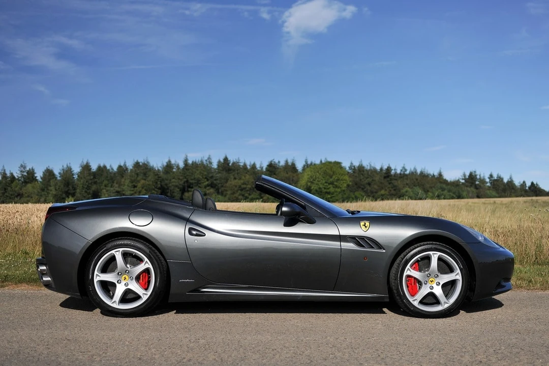 2010 Ferrari California - Image 7 of 30