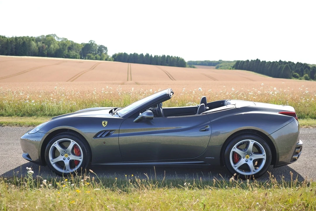 2010 Ferrari California - Image 5 of 30
