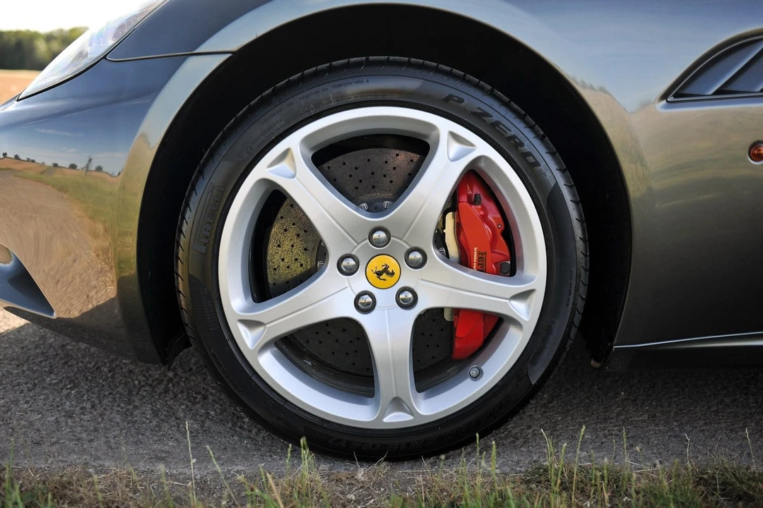 2010 Ferrari California - Image 13 of 30