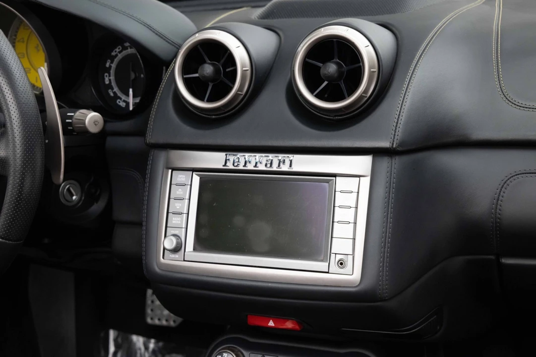 2010 Ferrari California - Image 30 of 31
