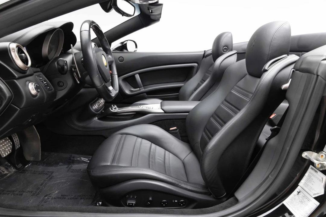 2010 Ferrari California - Image 14 of 31