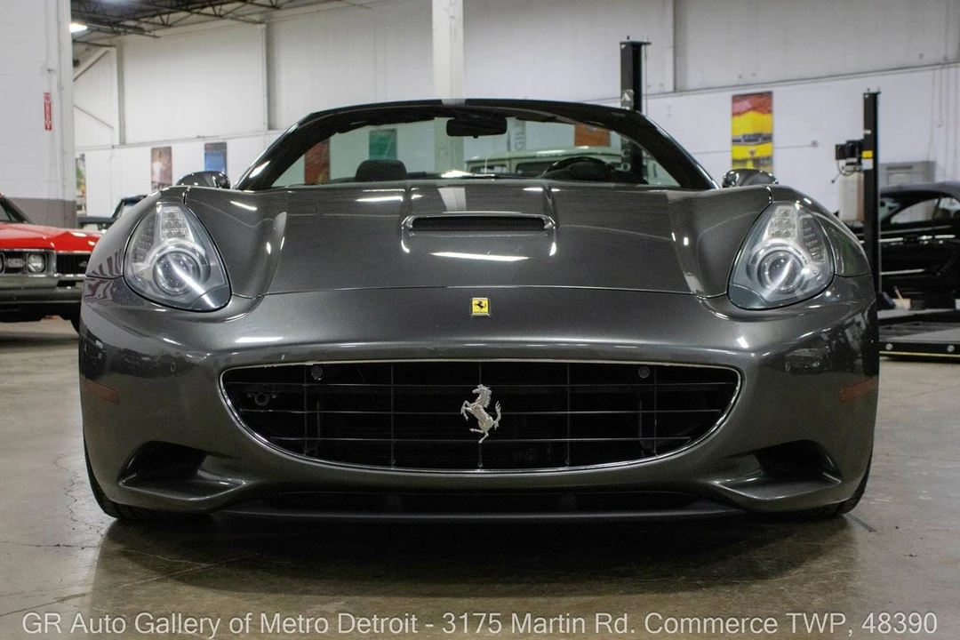 2010 Ferrari California - Image 13 of 31
