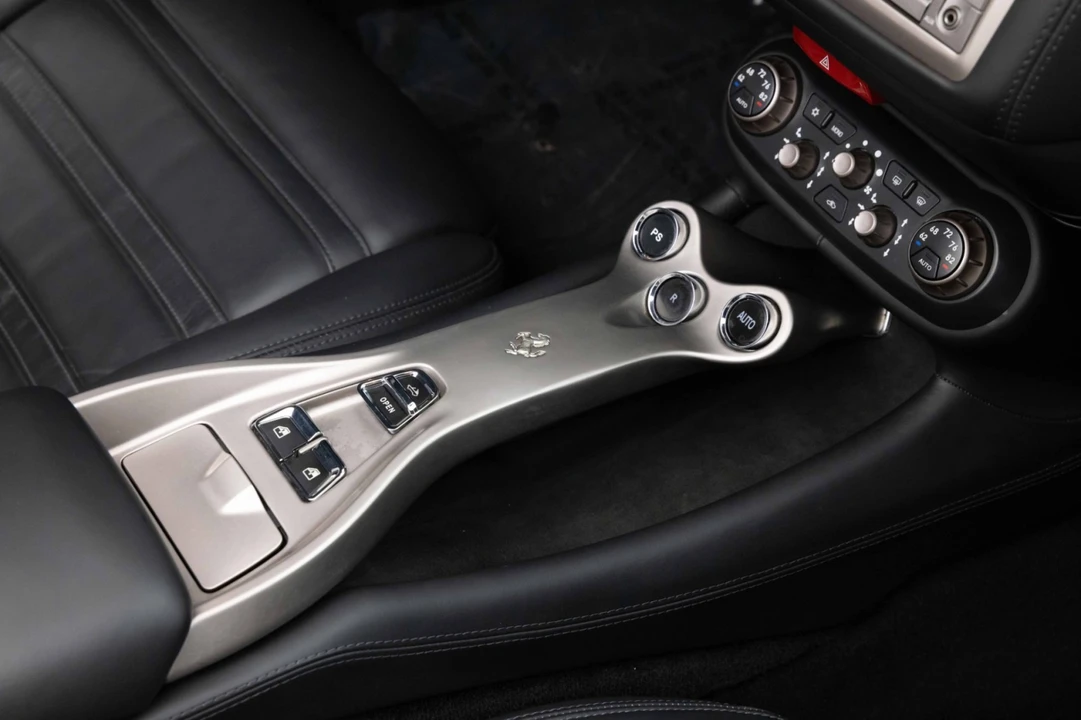 2010 Ferrari California - Image 24 of 31