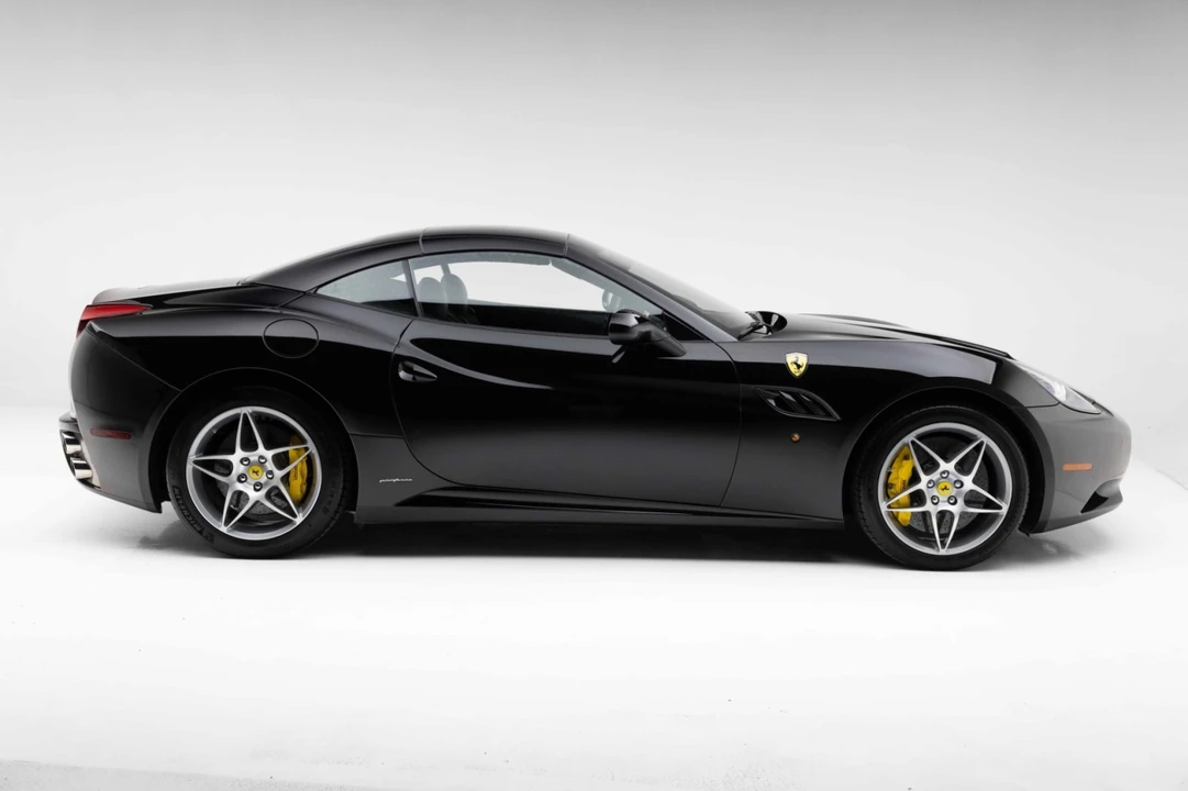 2010 Ferrari California - Image 15 of 31