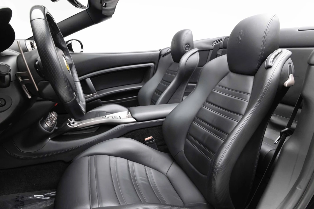 2010 Ferrari California - Image 8 of 31