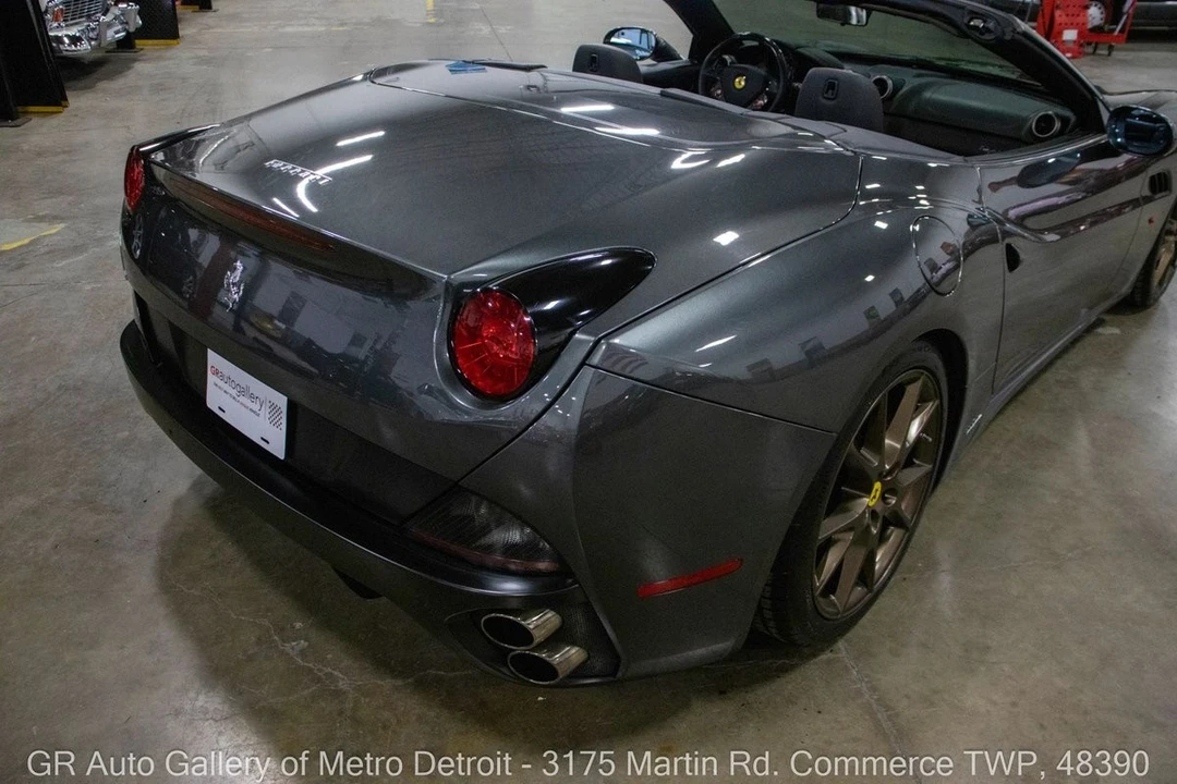 2010 Ferrari California - Image 16 of 31