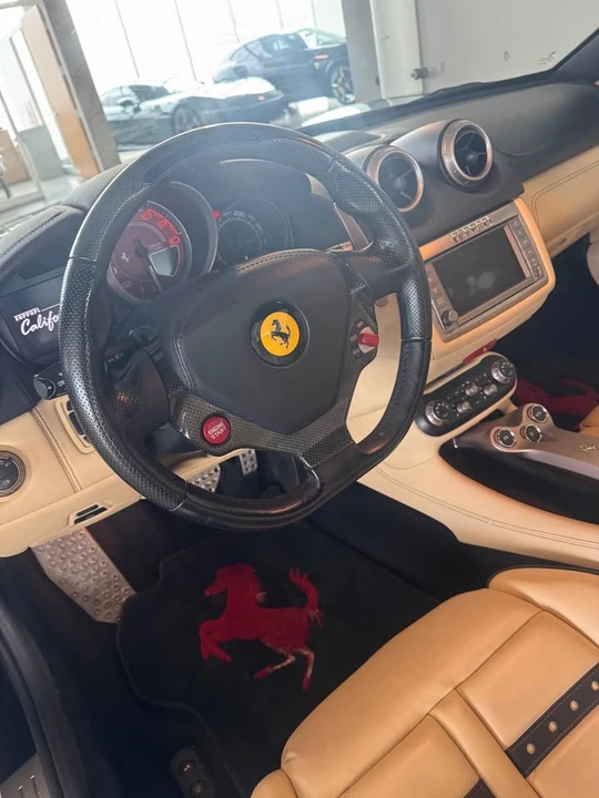 2010 Ferrari California - Image 4 of 10