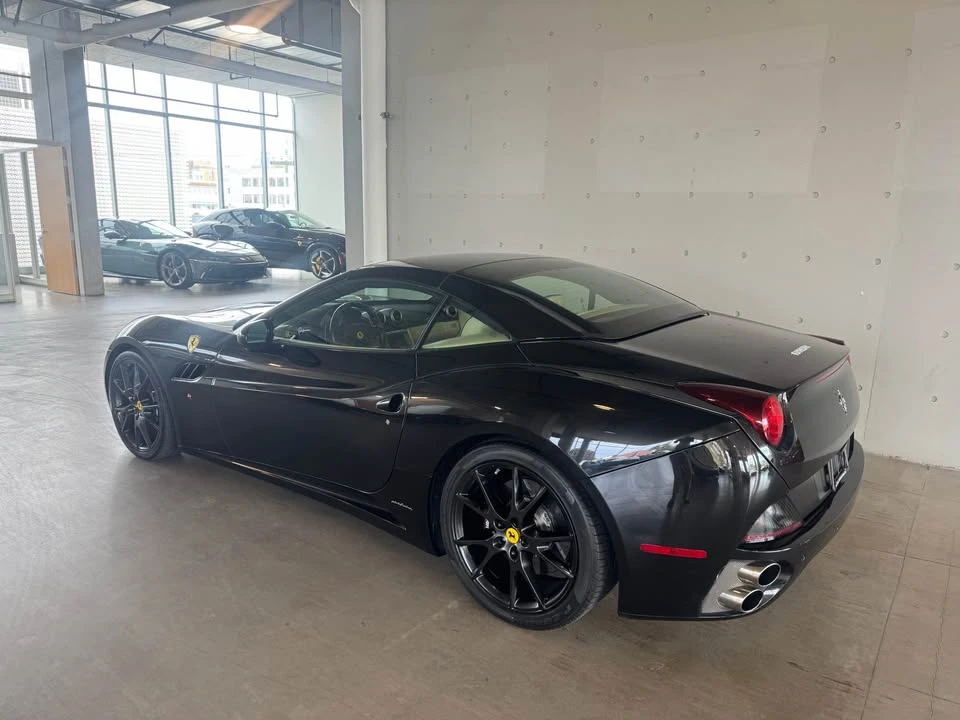 2010 Ferrari California - Image 7 of 10